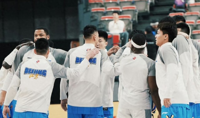 狂胜33分，北京队打崩四川！周琦双喜临门，搭档麦基夺冠概率大增|四川队|贾维尔-麦基|贾维尔·麦基|北京首钢|曾凡博_新浪体育_新浪新闻