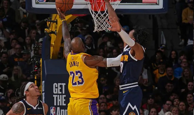 足球赛事-湖人实现16分大逆转！掘金末节9分钟仅8分 下半场仅36分崩盘